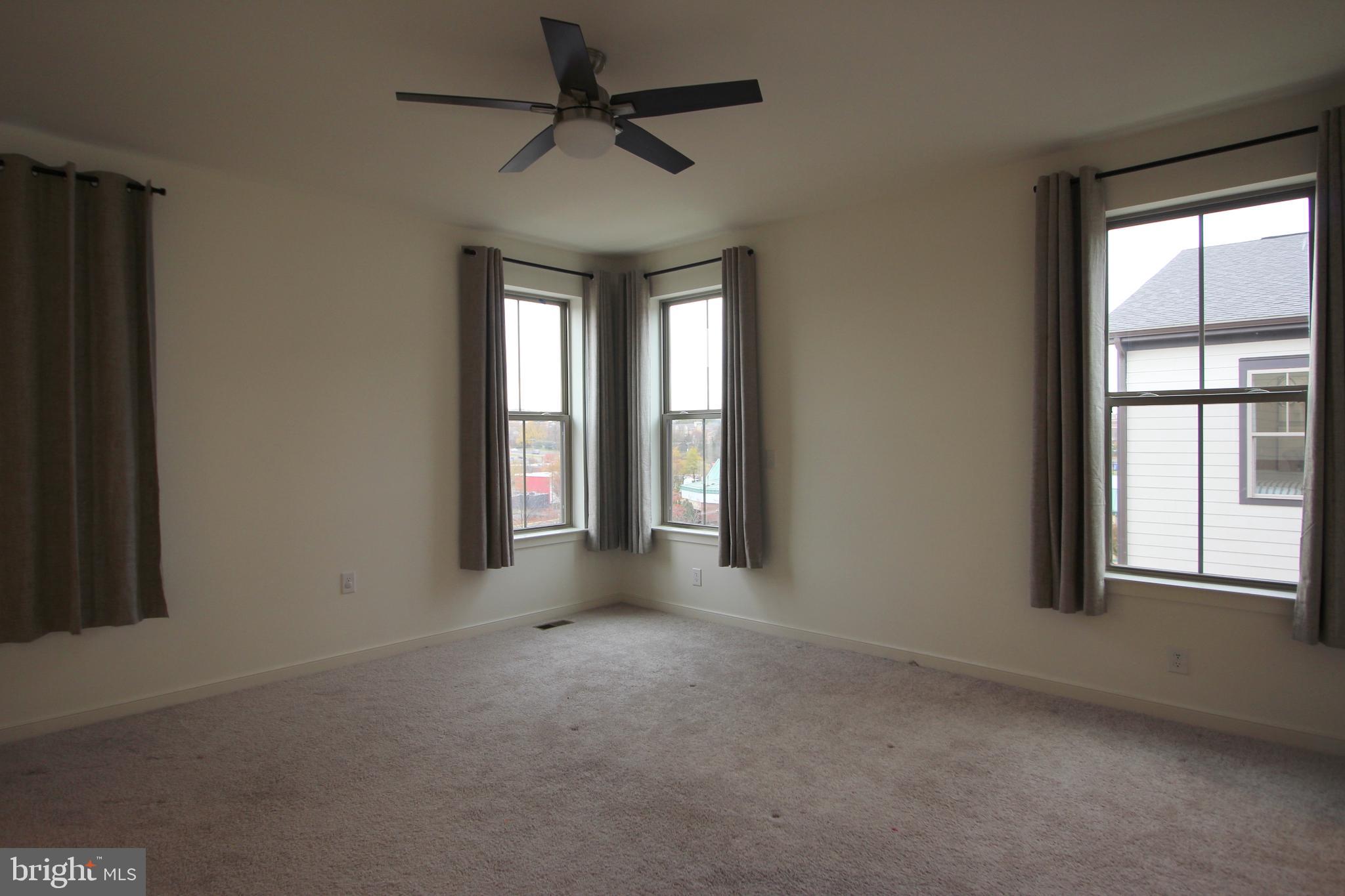 REGAL CHASE - Residential