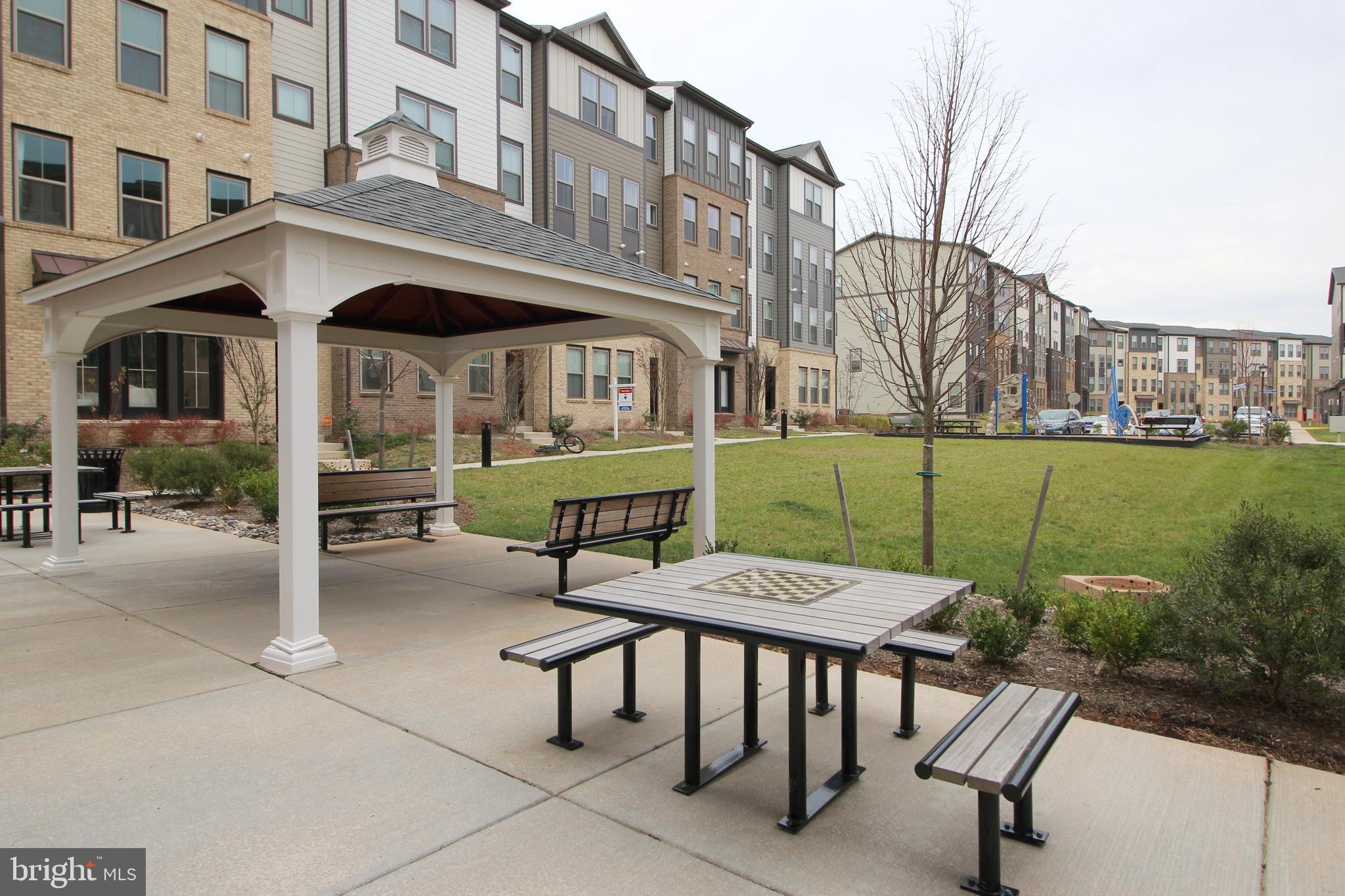 REGAL CHASE - Residential