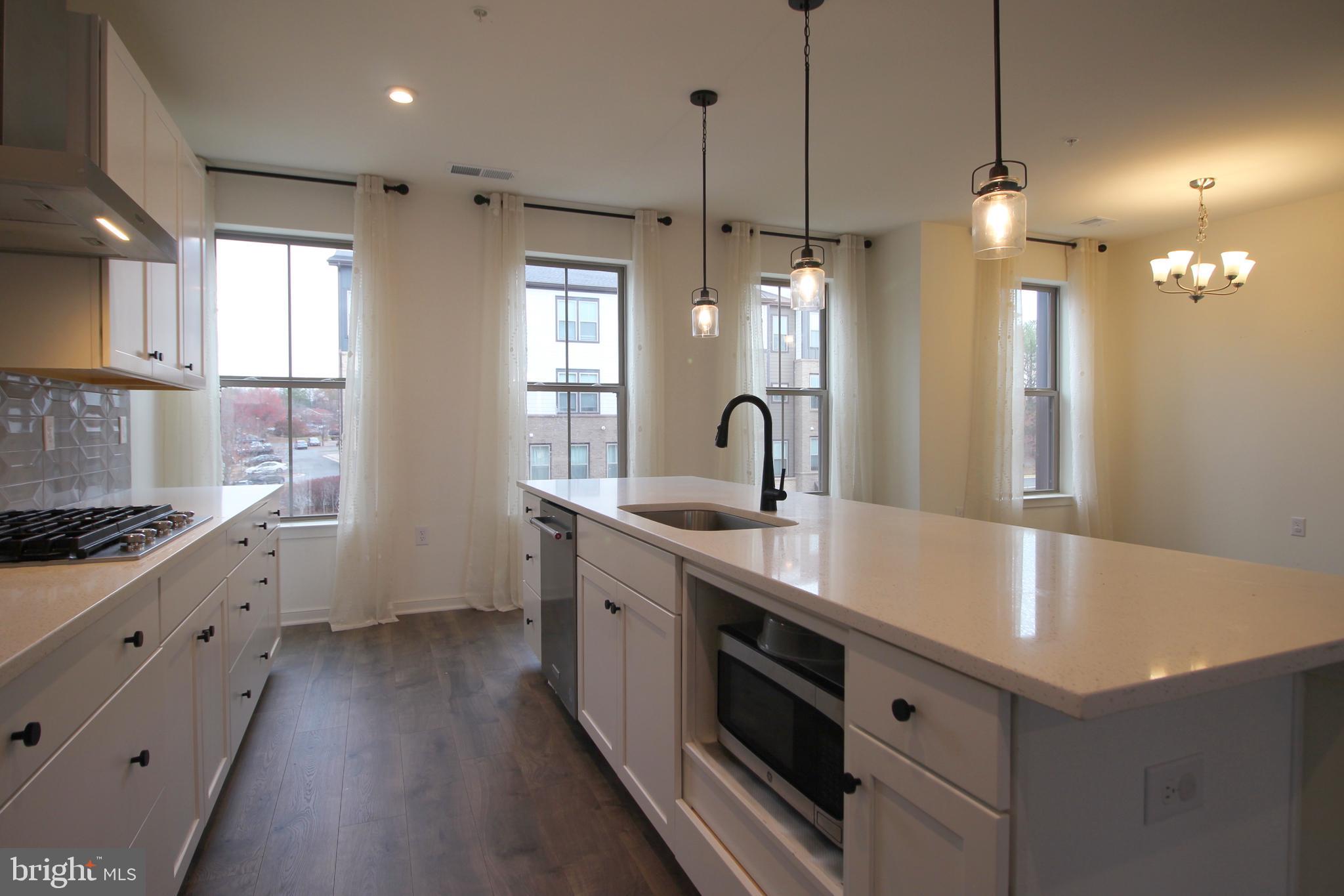 REGAL CHASE - Residential