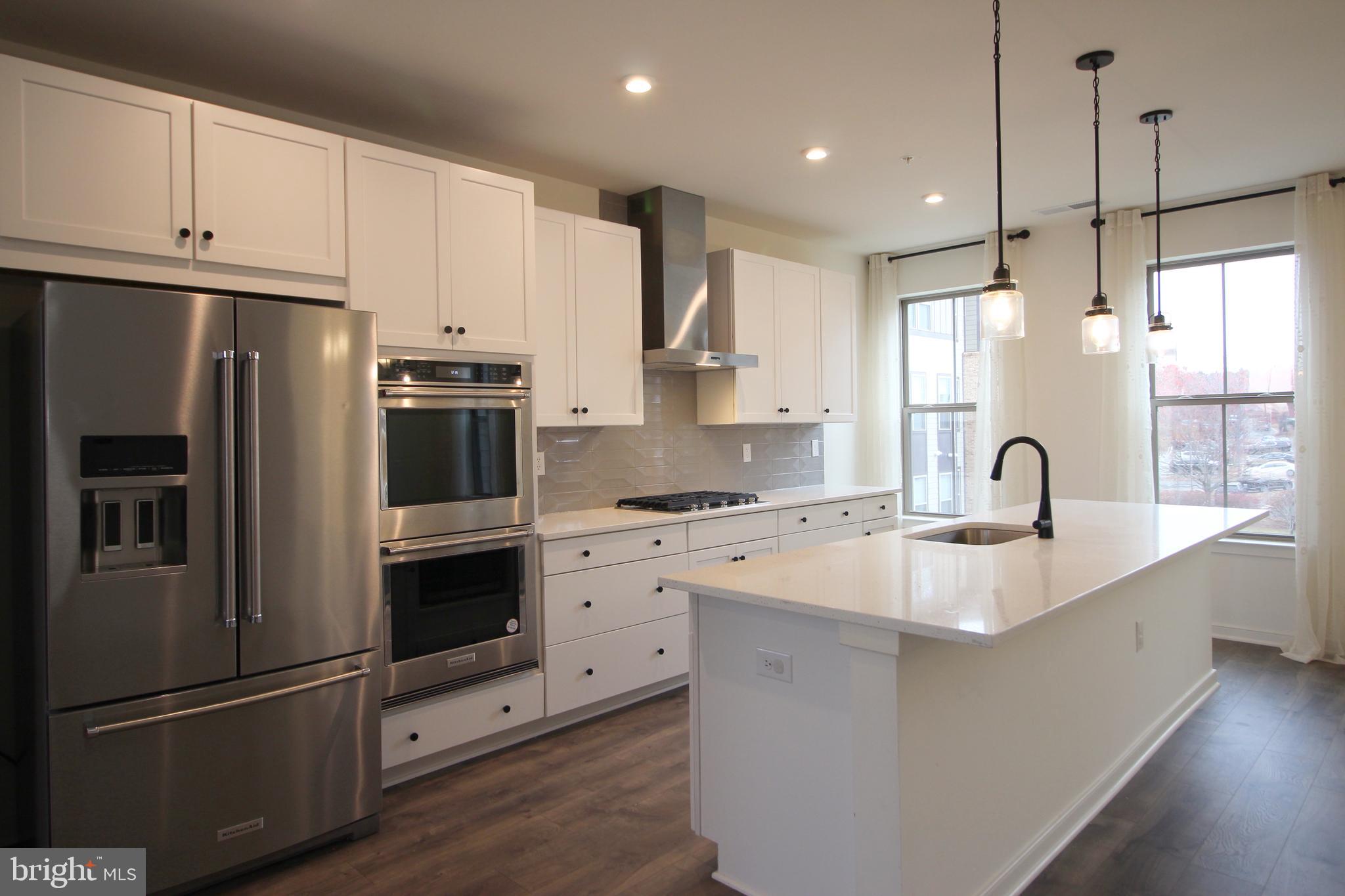 REGAL CHASE - Residential