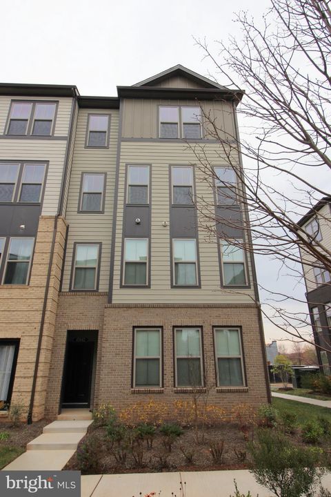 Condo For Sale - 45942 Raven Terrace<br/> STERLING, VA 20165