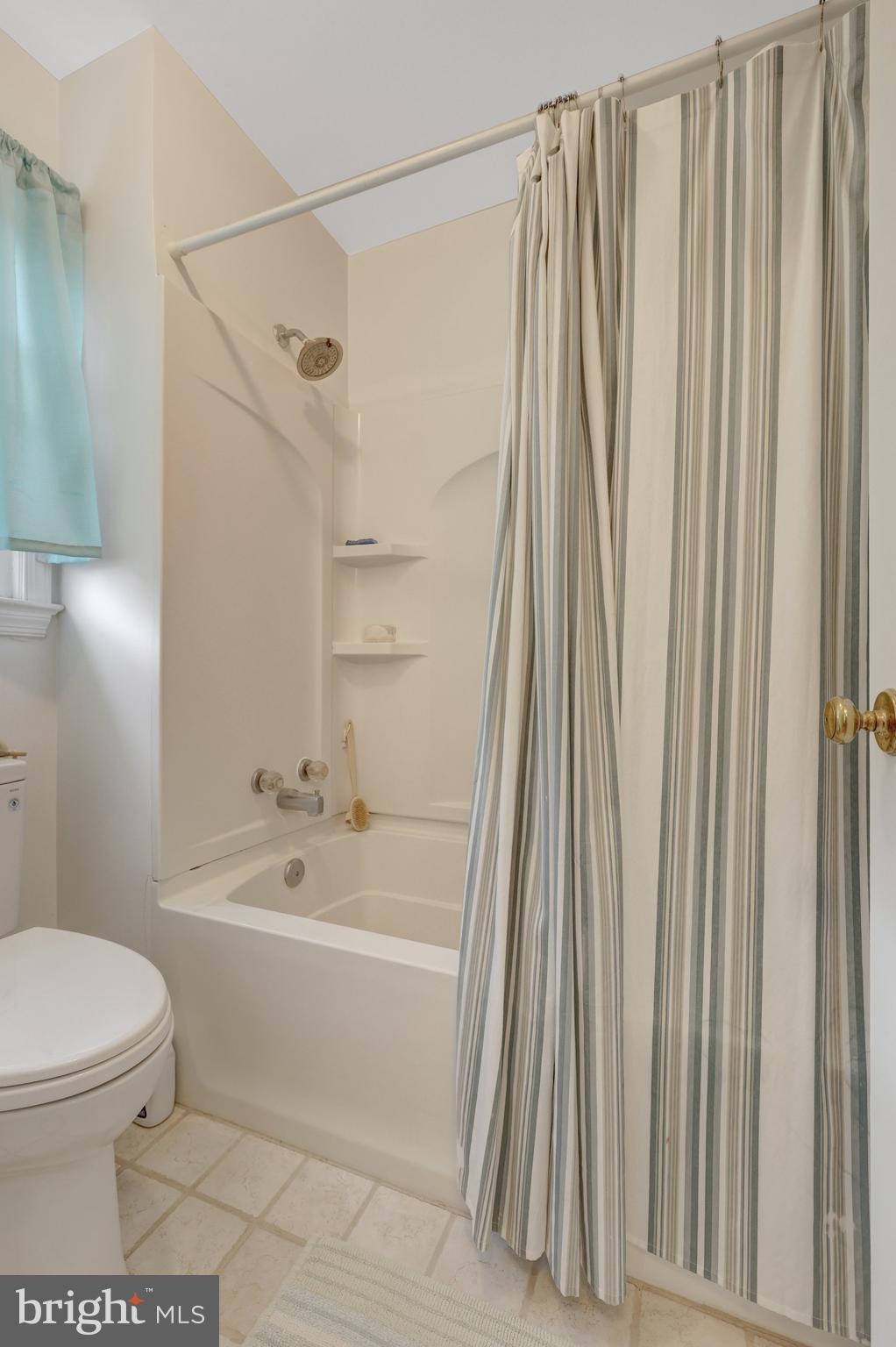 COURTS OF CHANDON TOWN H - Residential