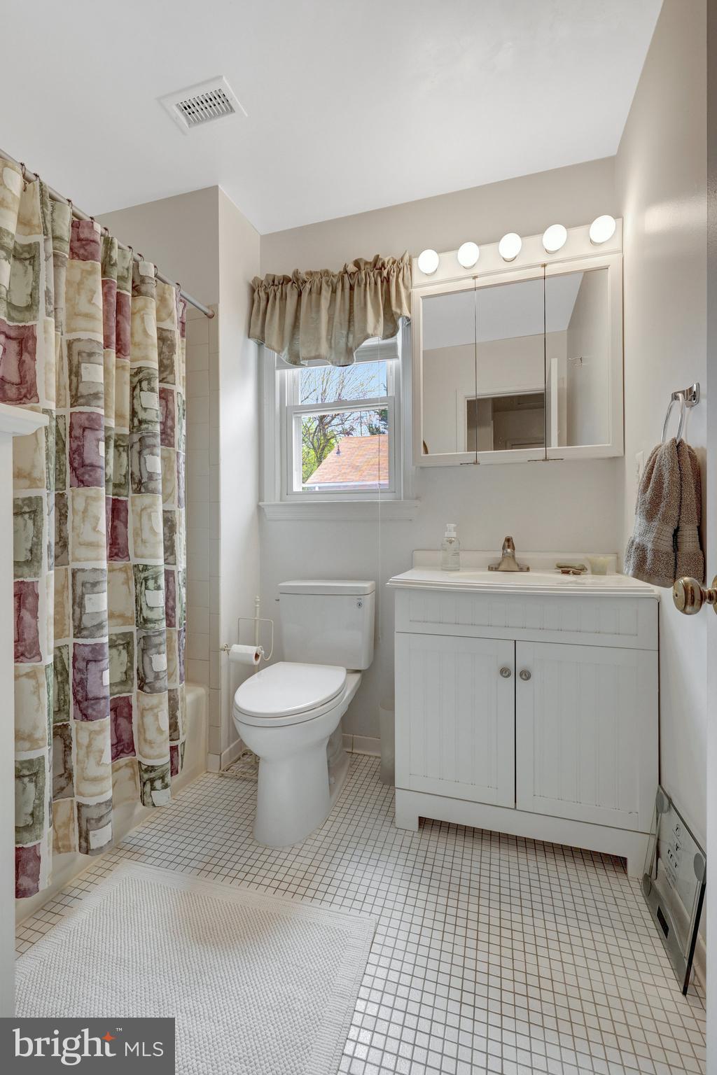 COURTS OF CHANDON TOWN H - Residential