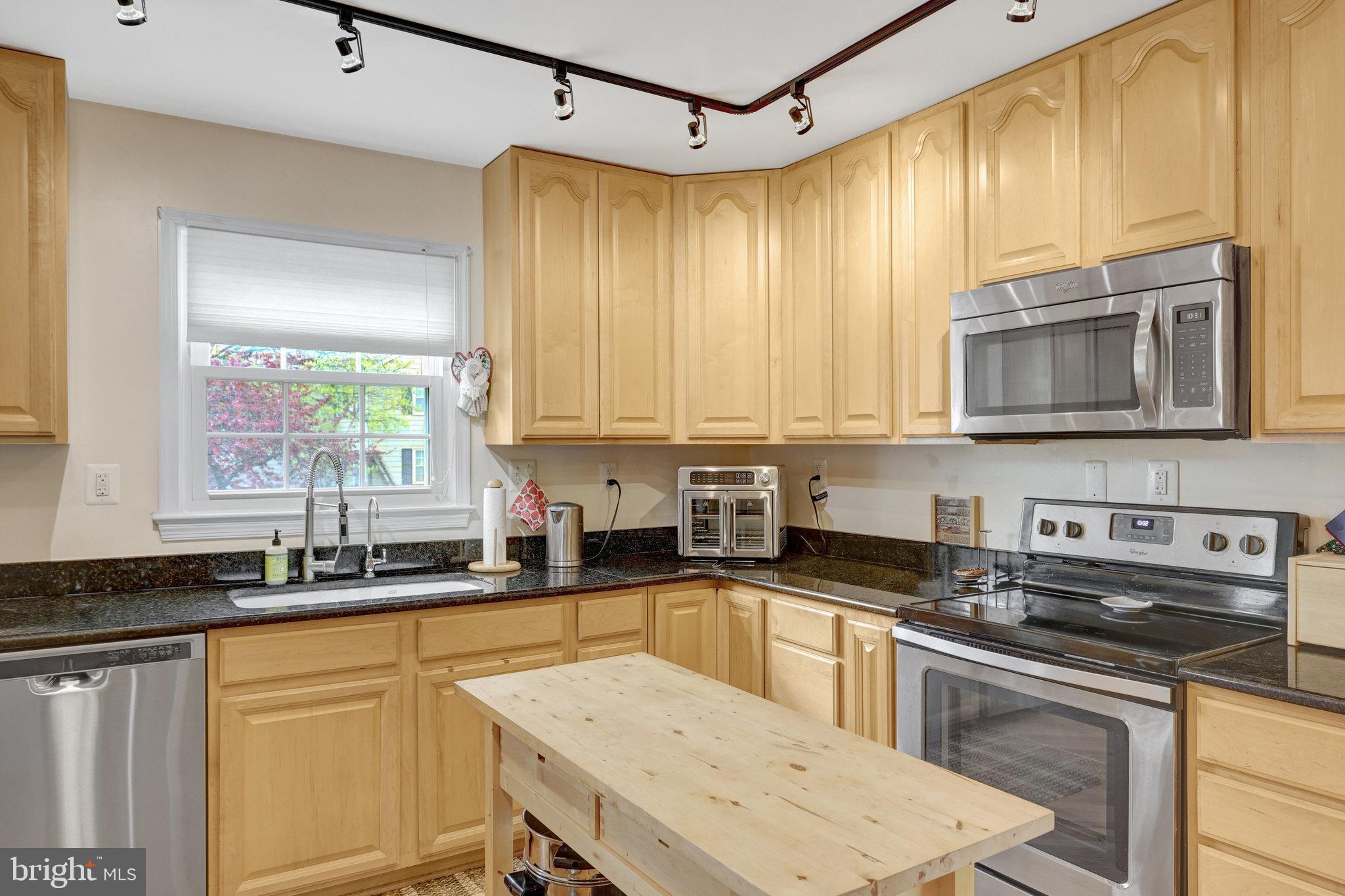 COURTS OF CHANDON TOWN H - Residential