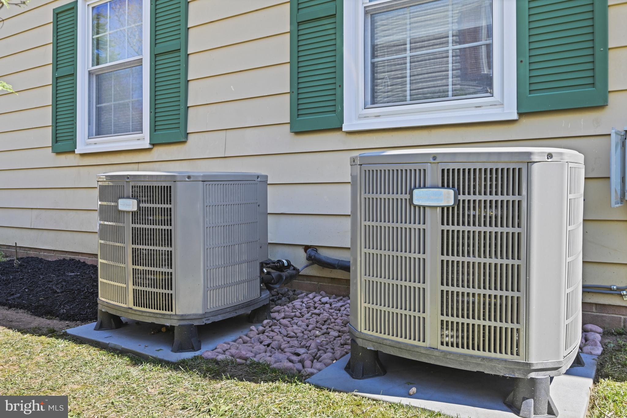 COURTS OF CHANDON TOWN H - Residential