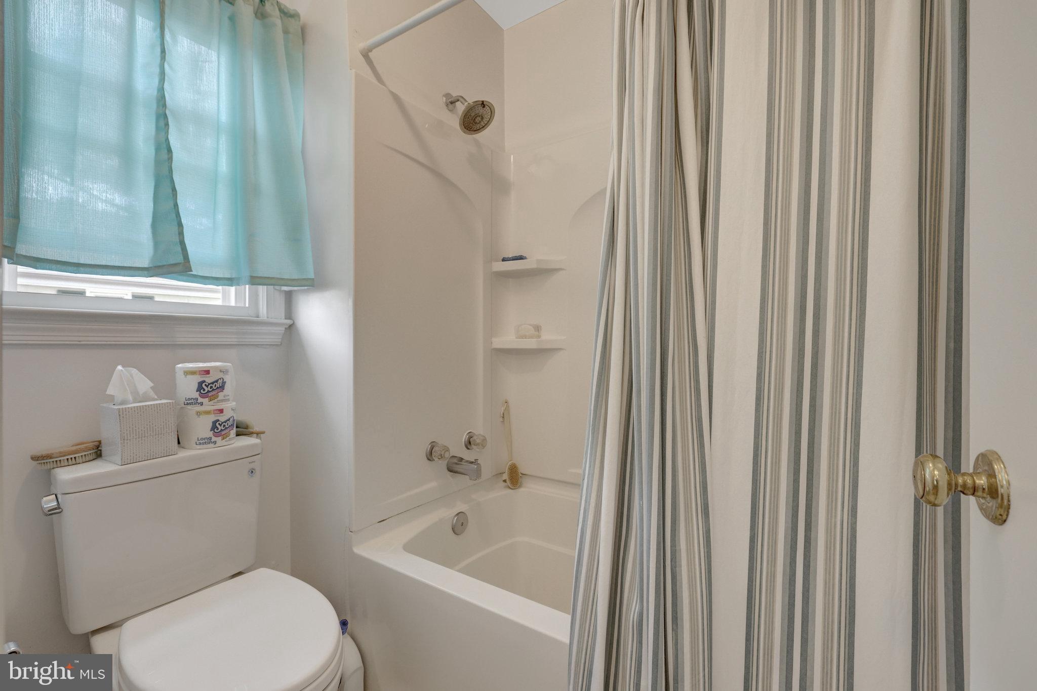 COURTS OF CHANDON TOWN H - Residential