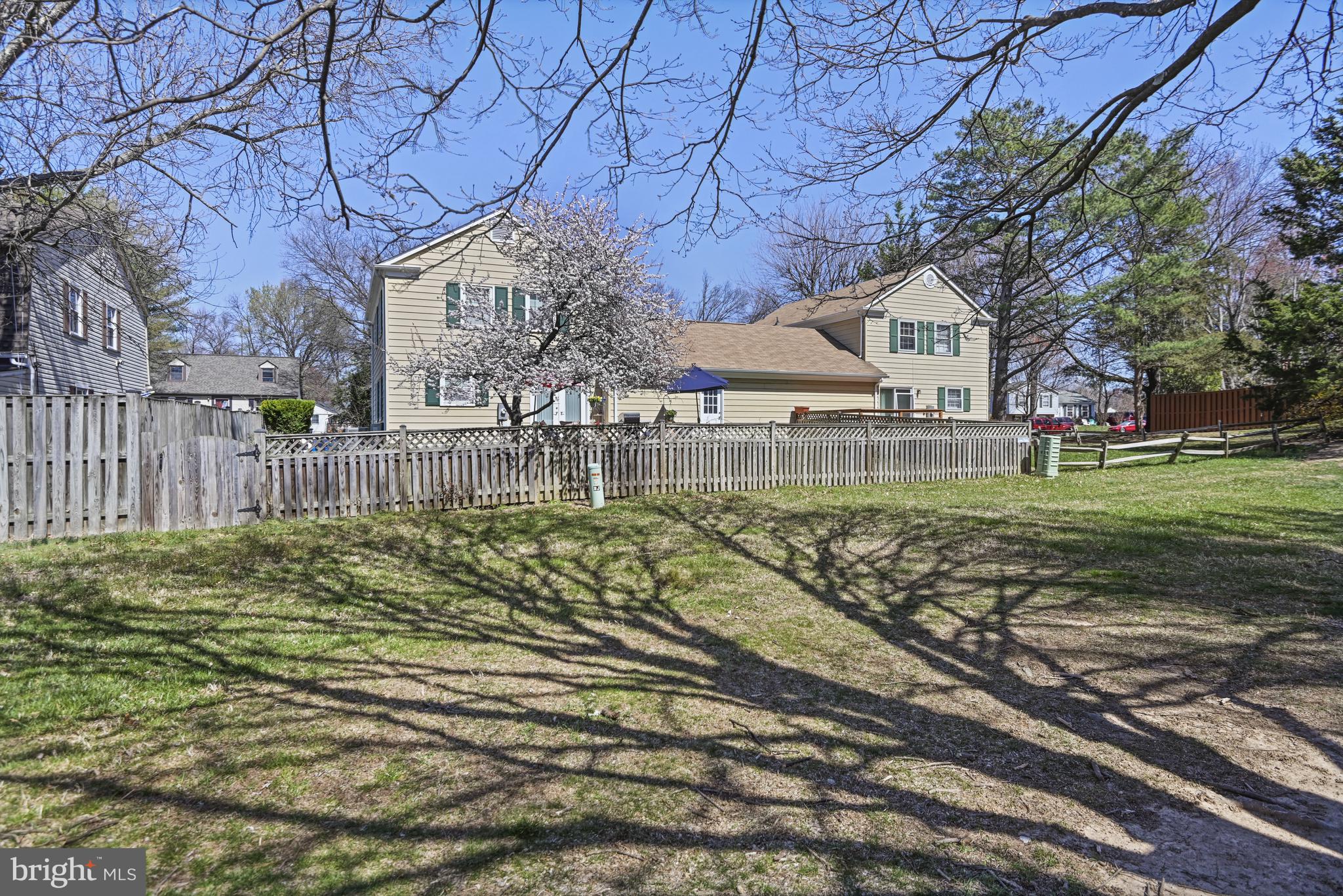 COURTS OF CHANDON TOWN H - Residential