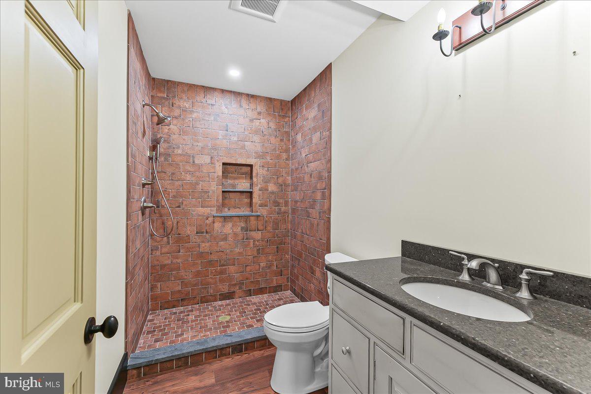 OLDEBULLTOWNVILLAGE - Residential