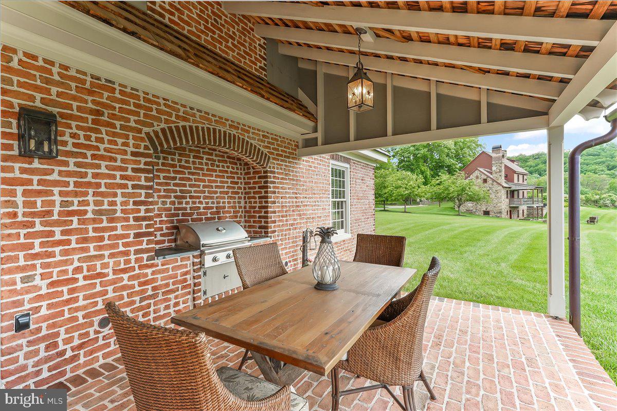 OLDEBULLTOWNVILLAGE - Residential