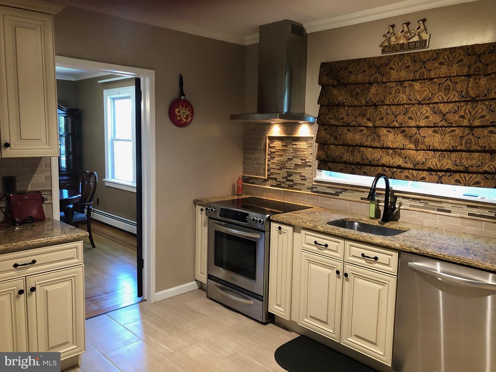 Photo of 24 Wilcox Avenue, SOUTH RIVER, NJ 08882 (MLS # NJMX2012490)