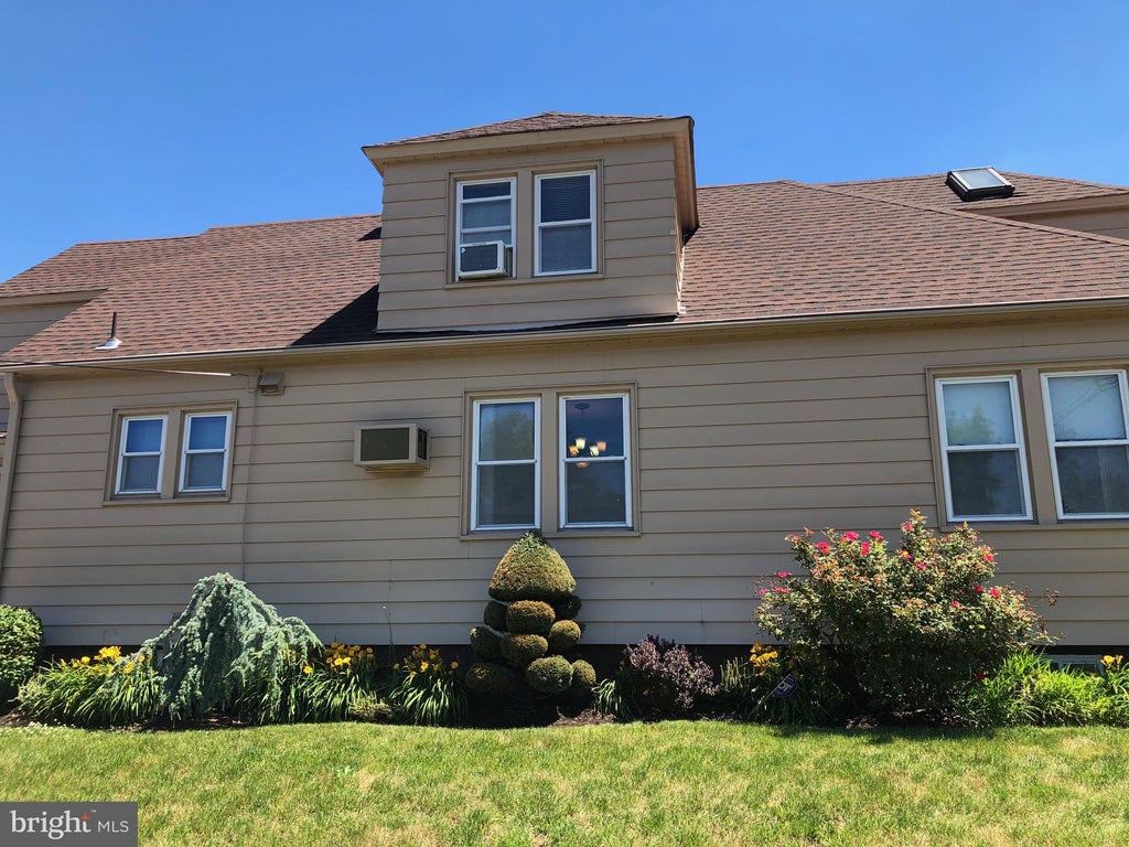 Photo of 24 Wilcox Avenue, SOUTH RIVER, NJ 08882 (MLS # NJMX2012490)