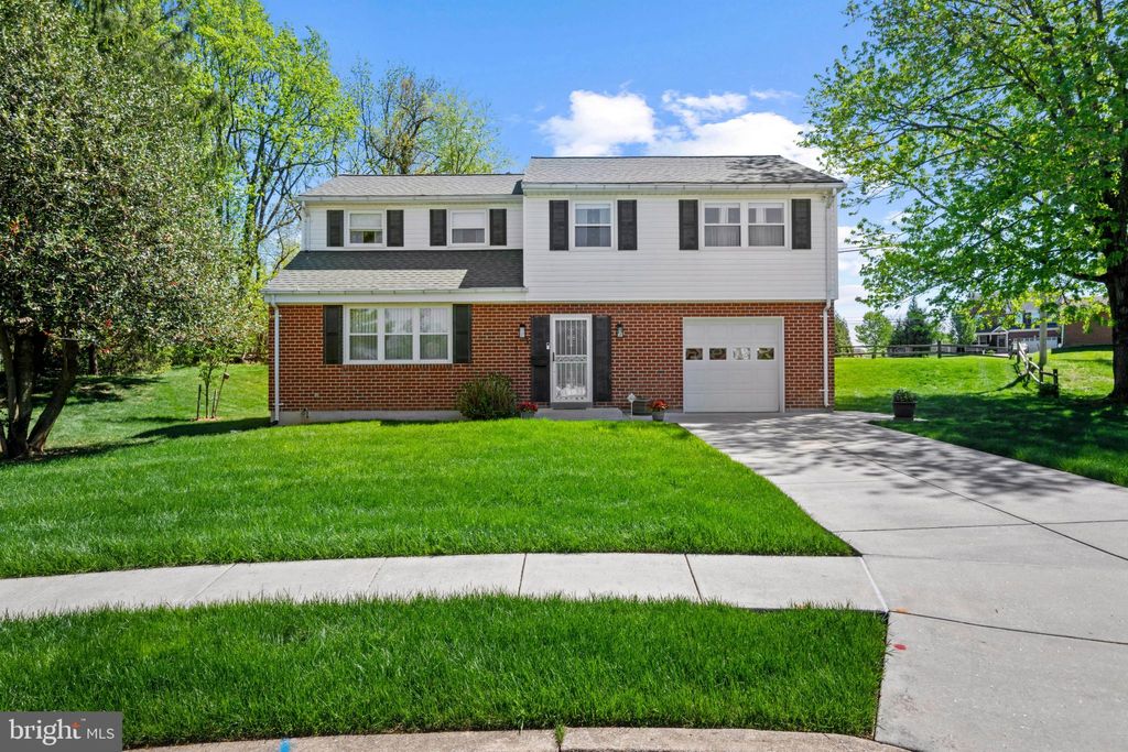 Photo of 3 Marbledale Court, REISTERSTOWN, MD 21136 (MLS # MDBC2158580)
