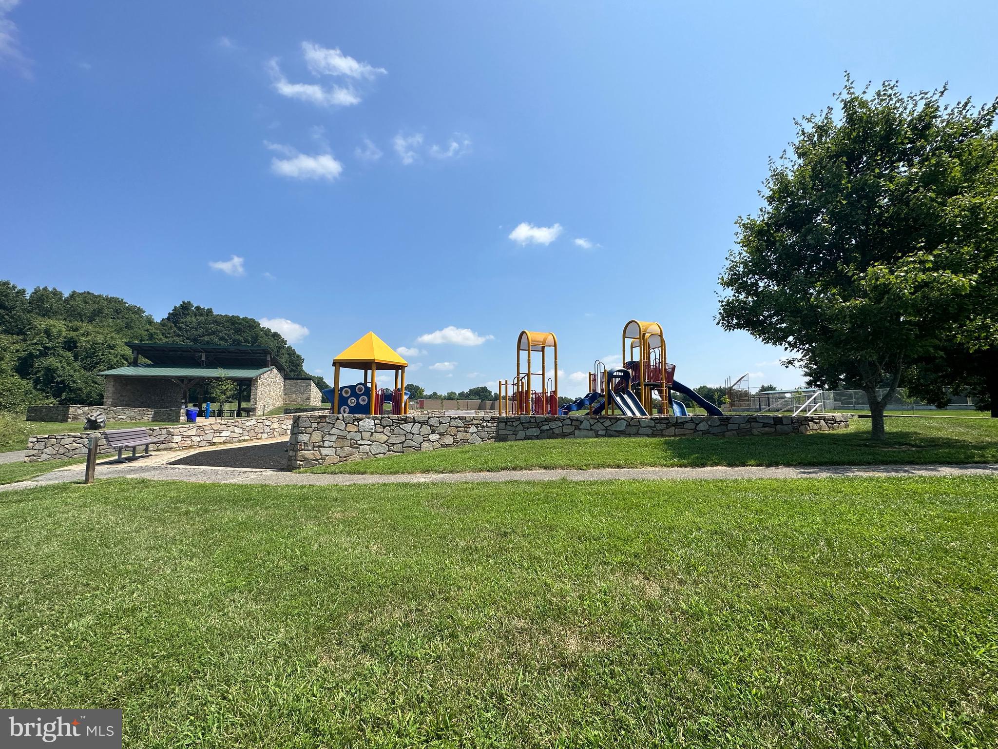 LEISHEAR VILLAGE - Residential