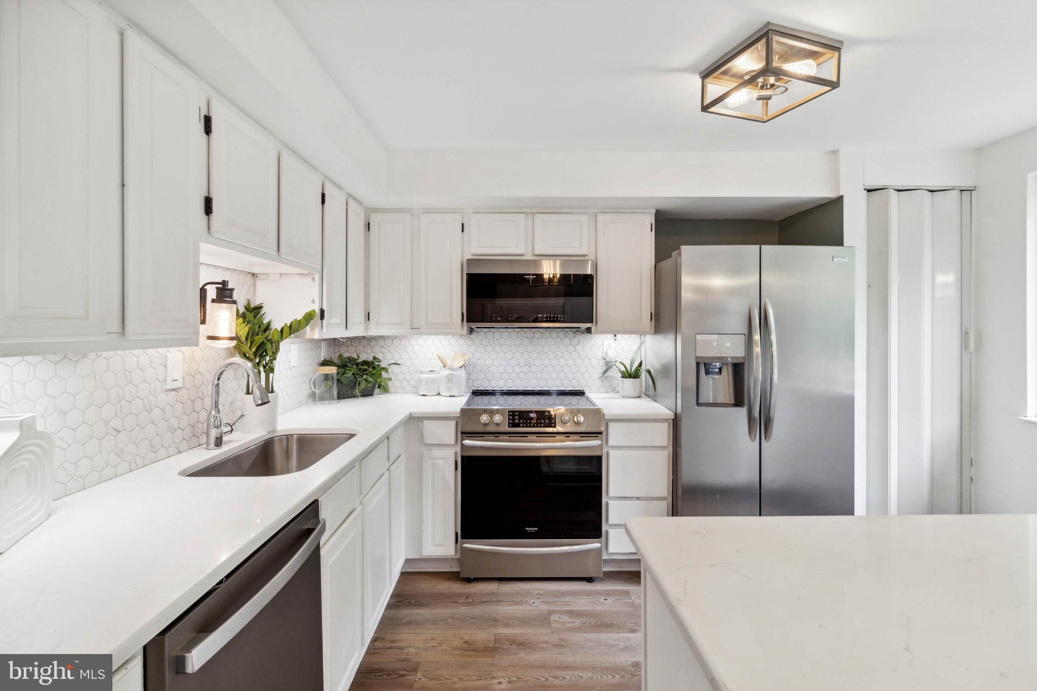 LEISHEAR VILLAGE - Residential