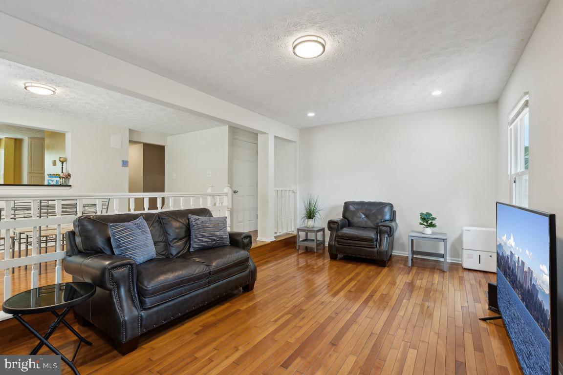 SILVER SPRING CNTRY CLUB - Residential