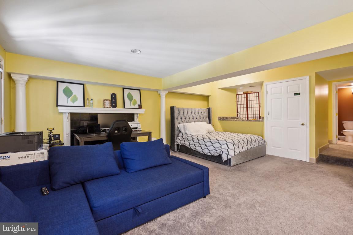 SILVER SPRING CNTRY CLUB - Residential