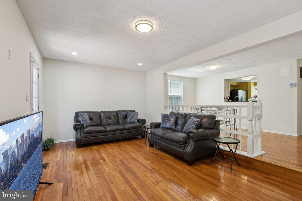 SILVER SPRING CNTRY CLUB - Residential