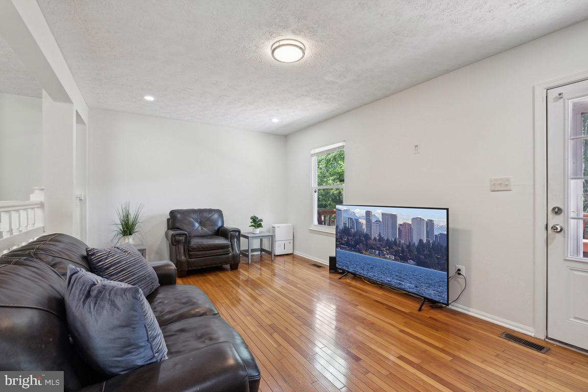 SILVER SPRING CNTRY CLUB - Residential