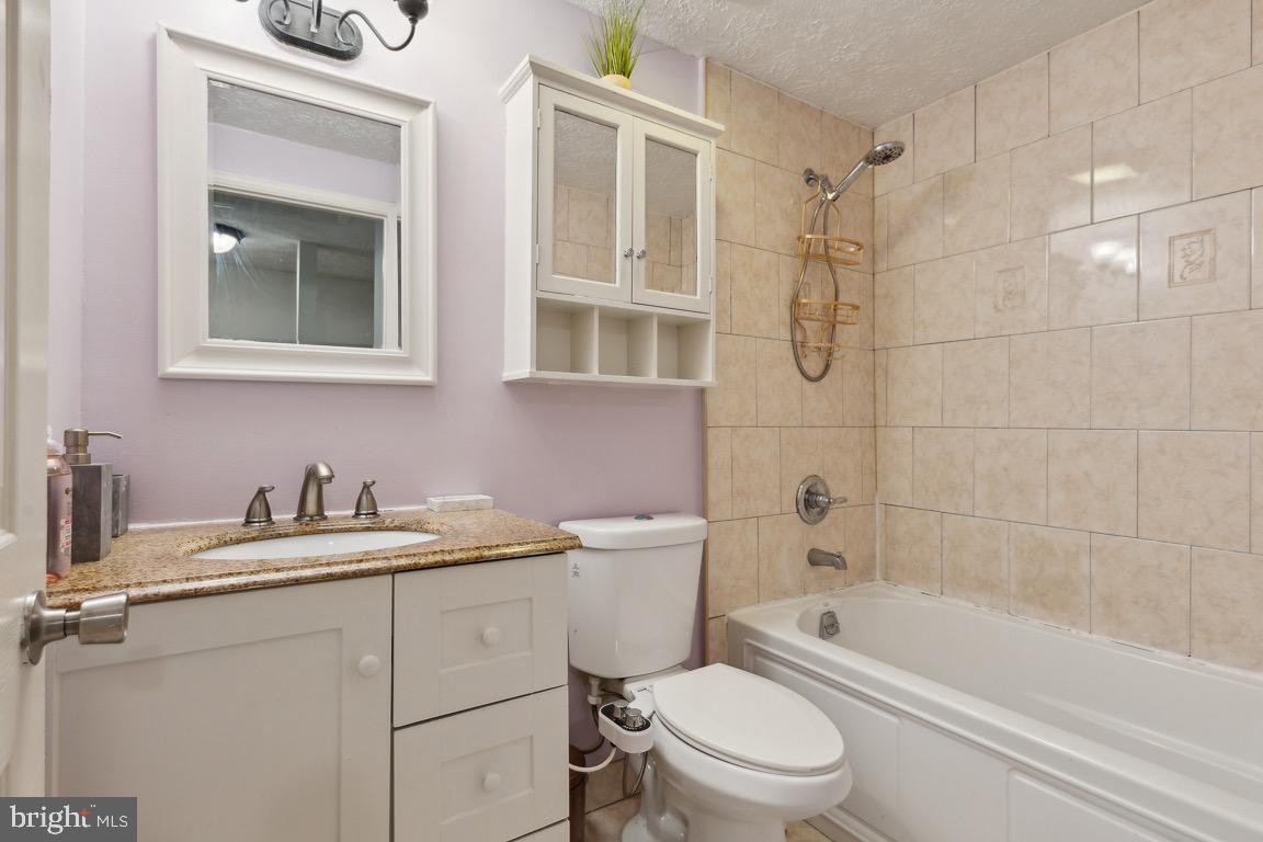 SILVER SPRING CNTRY CLUB - Residential