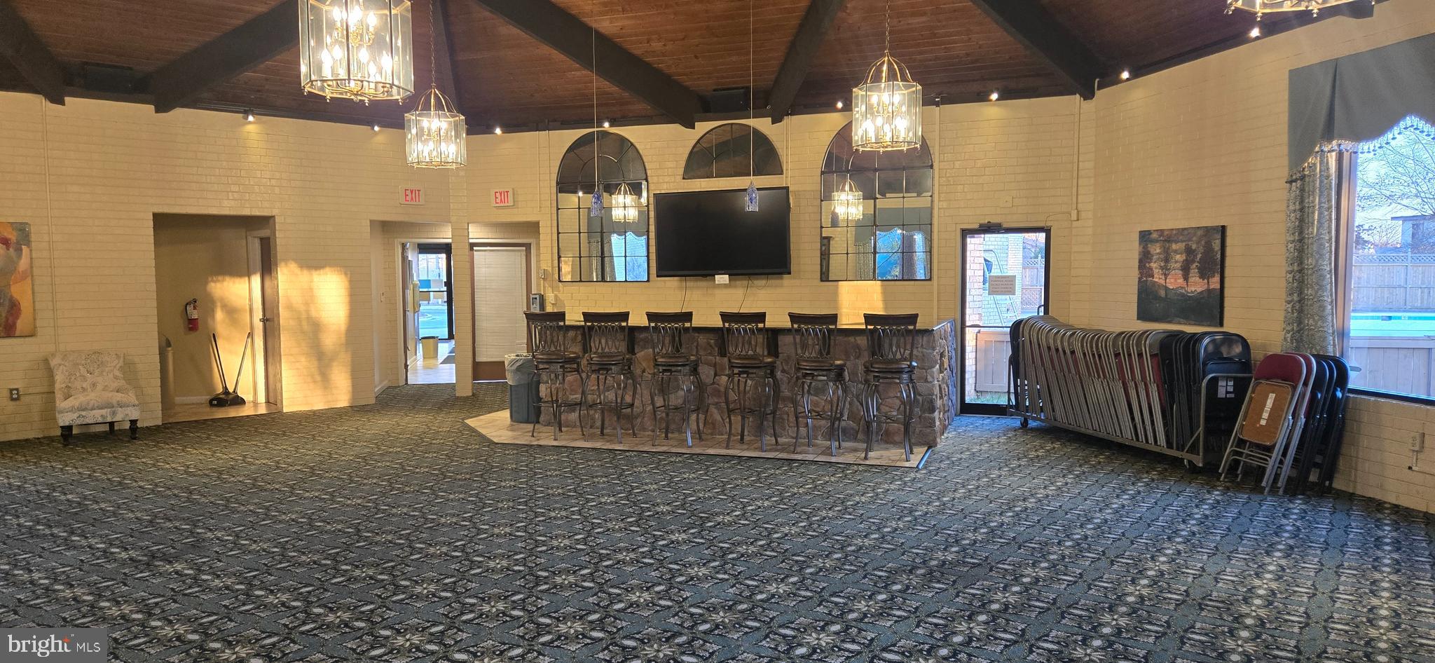 HUNTING RIDGE CONDOMINIUM - Residential