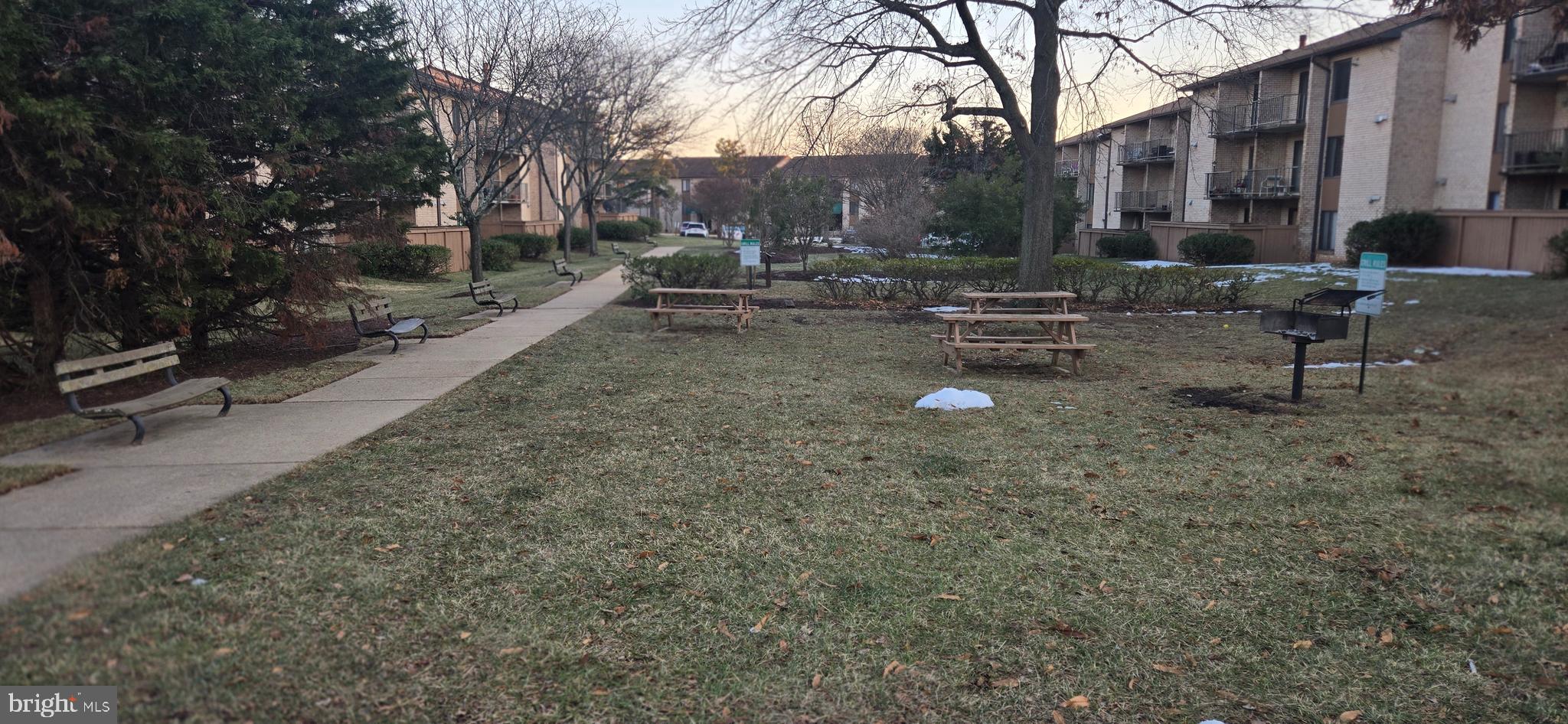 HUNTING RIDGE CONDOMINIUM - Residential