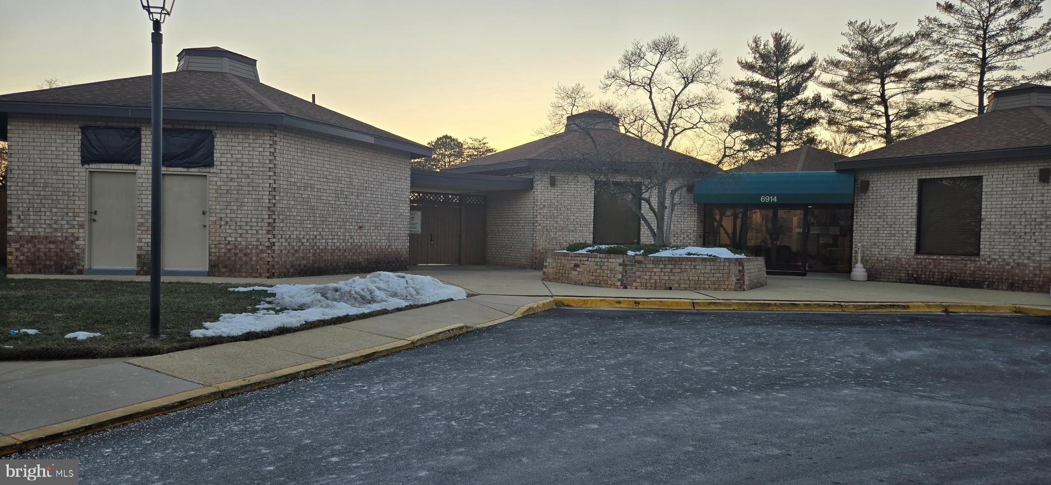 HUNTING RIDGE CONDOMINIUM - Residential