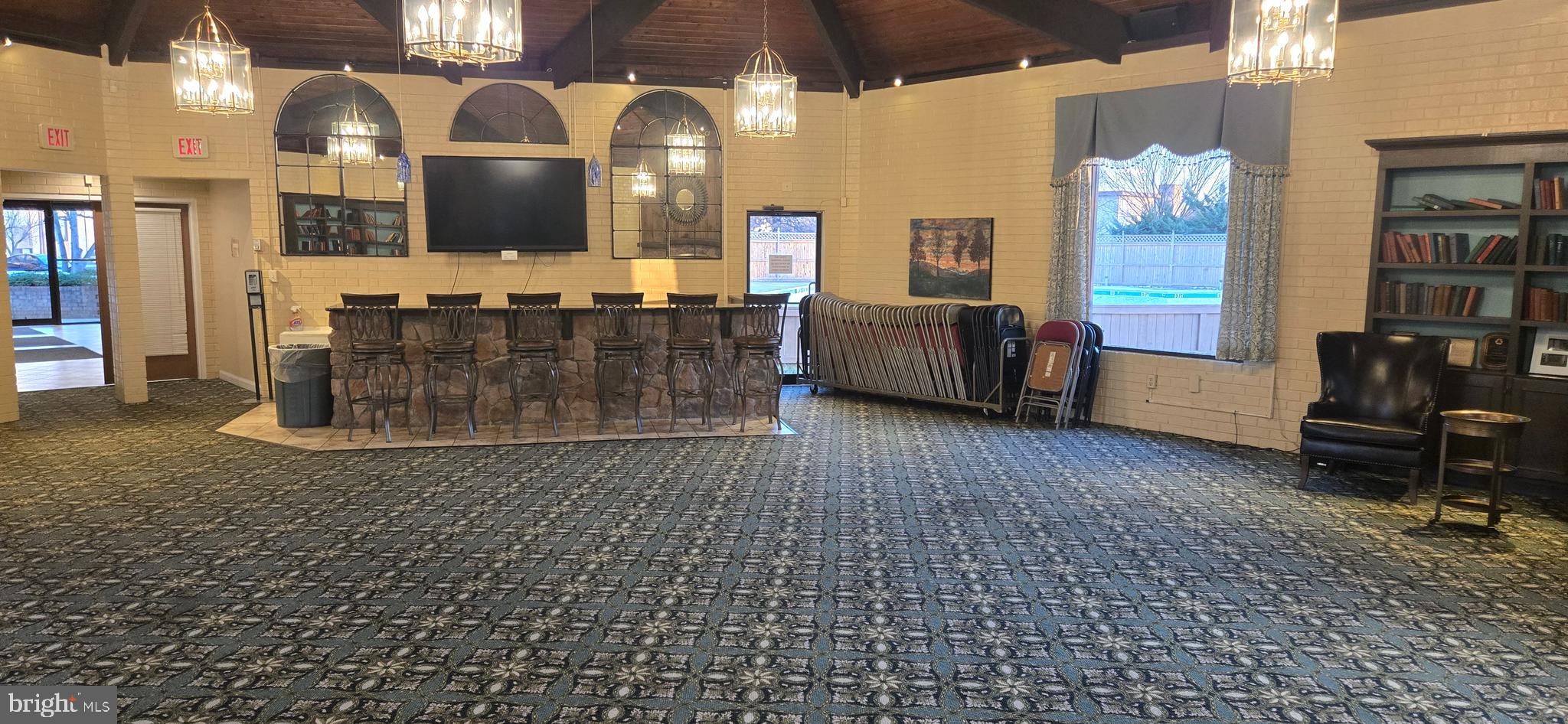 HUNTING RIDGE CONDOMINIUM - Residential