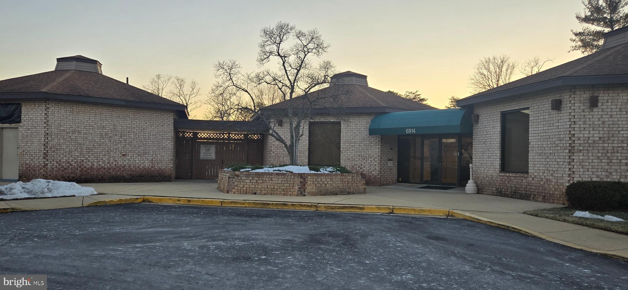 HUNTING RIDGE CONDOMINIUM - Residential