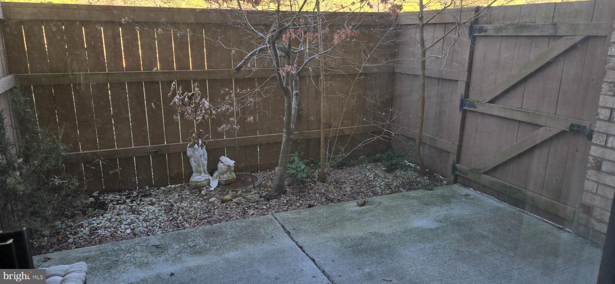 HUNTING RIDGE CONDOMINIUM - Residential