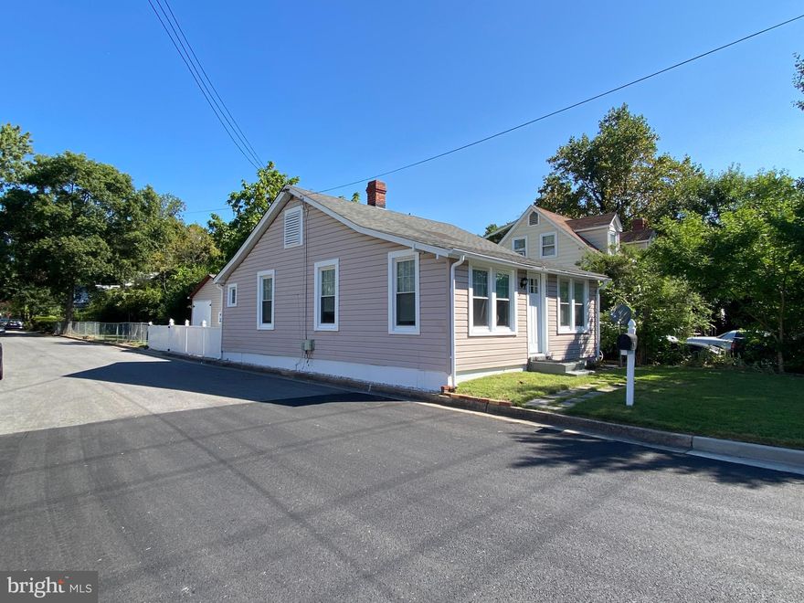 Charming 2 bed/ 2 bath bungalow (792 sq ft, with an additional 250 sq ft bonus space) in College Park!  This cozy home has new vinyl flooring, stainless steel appliances and two full bathrooms (one as ensuite to master) Stackable washer/dryer in separate laundry area. Home is 792 sq ft, with an additional 250 sq ft detached garage in back of home has been renovated into fabulous entertaining, office or studio space, also with new vinyl flooring and built in AC/heating wall unit, usable all four seasons! Back yard is huge and perfect for entertaining!  Easily accessible to UMD, Lake Artemesia, local jogging and bike trails. Metro and UMD shuttle buses also close by. Need to hop on the Capital Beltway or Parkway for your morning commute? Both arteries are less than 2 miles away!
Applications submitted online via  Long and Foster link.
All tenants 18 years of age and over must apply. $55 per application fee. Minimum 2 year lease. 675 credit score and combined income must be 35 times the monthly rent. Case by case, 30 lb max, $500 pet deposit, breed restrictions apply.
