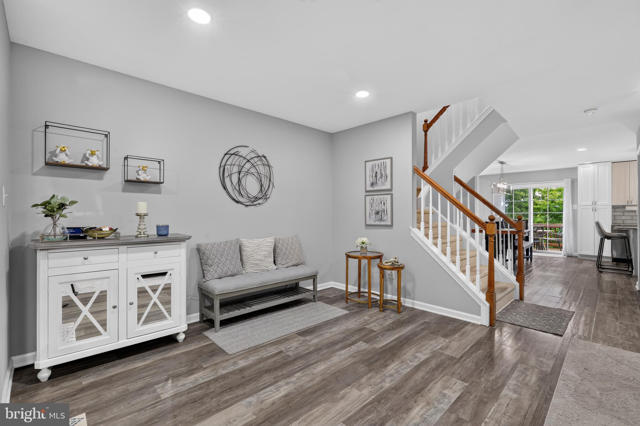 2402 MALLARD LANE