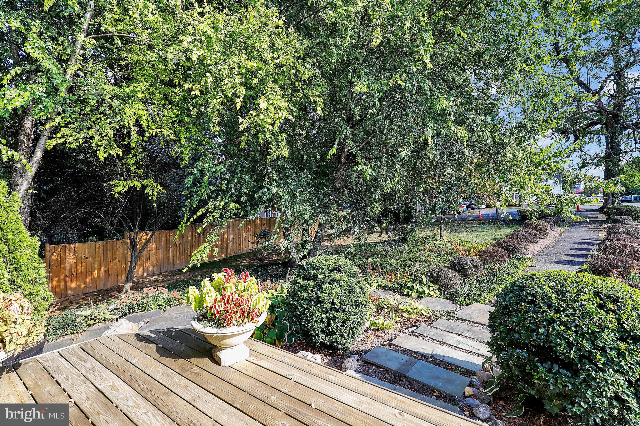 REALTY PARK - Residential