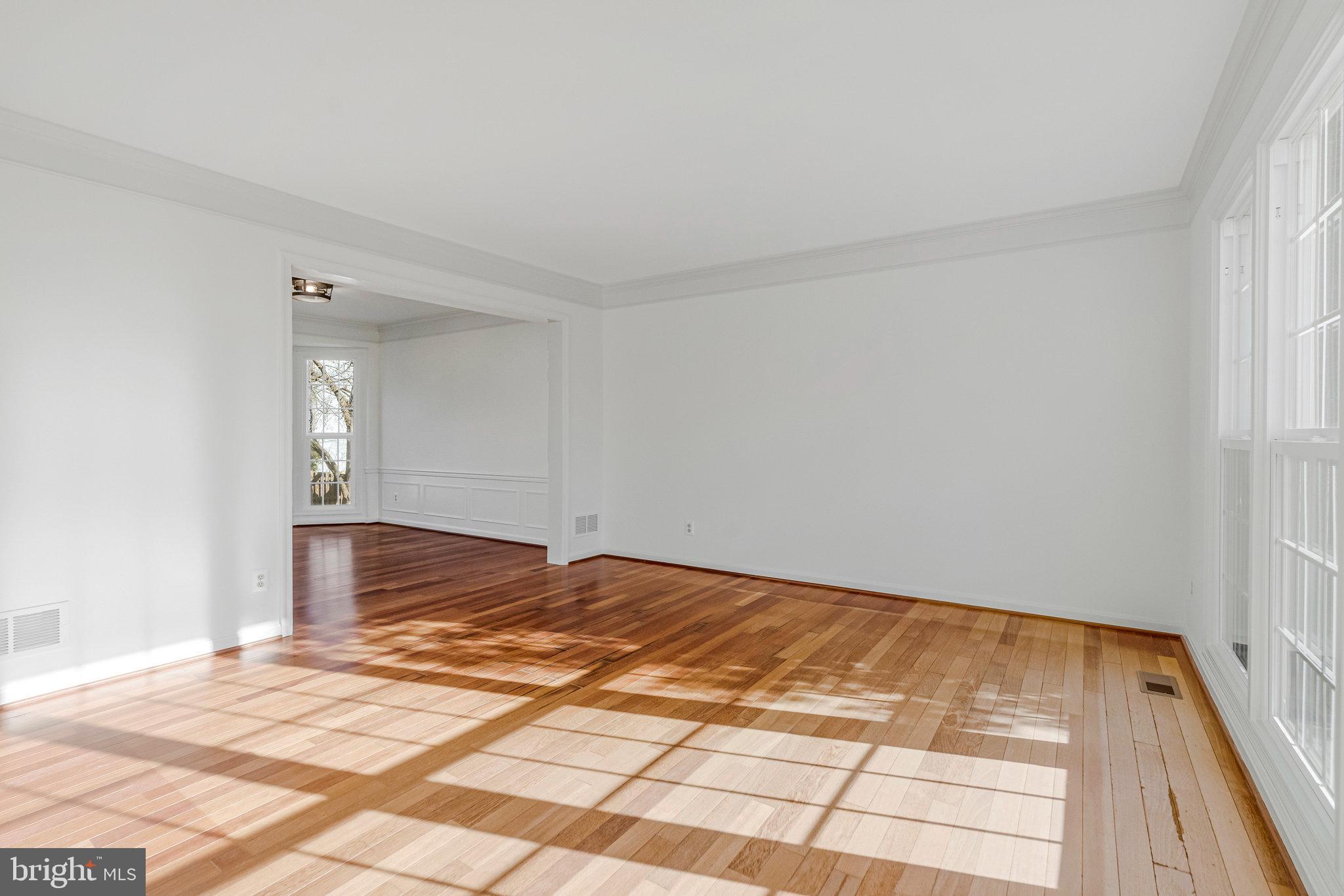 714 CLAIRMONT COURT NE