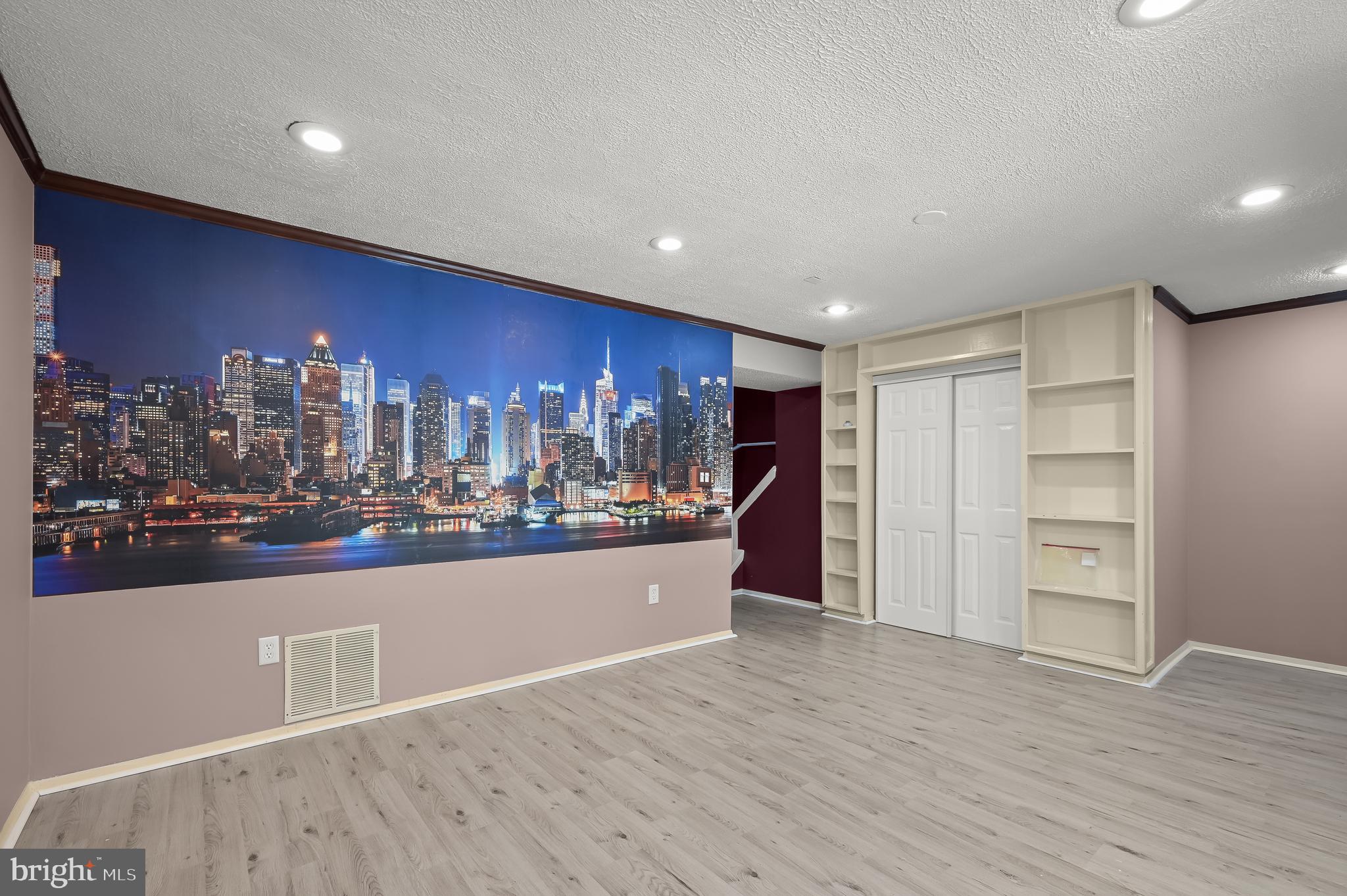 FAIRBROOK - Residential