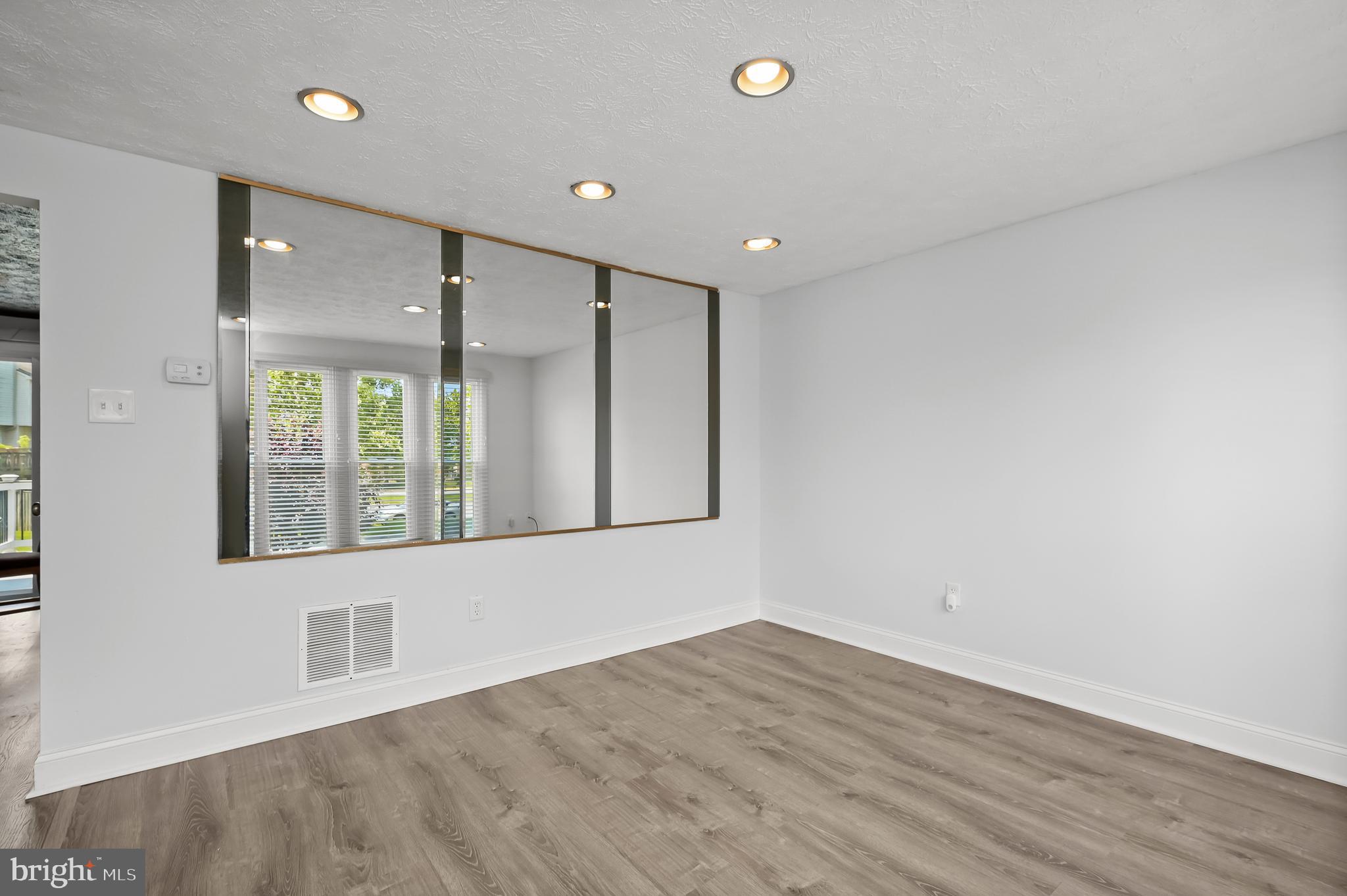 FAIRBROOK - Residential