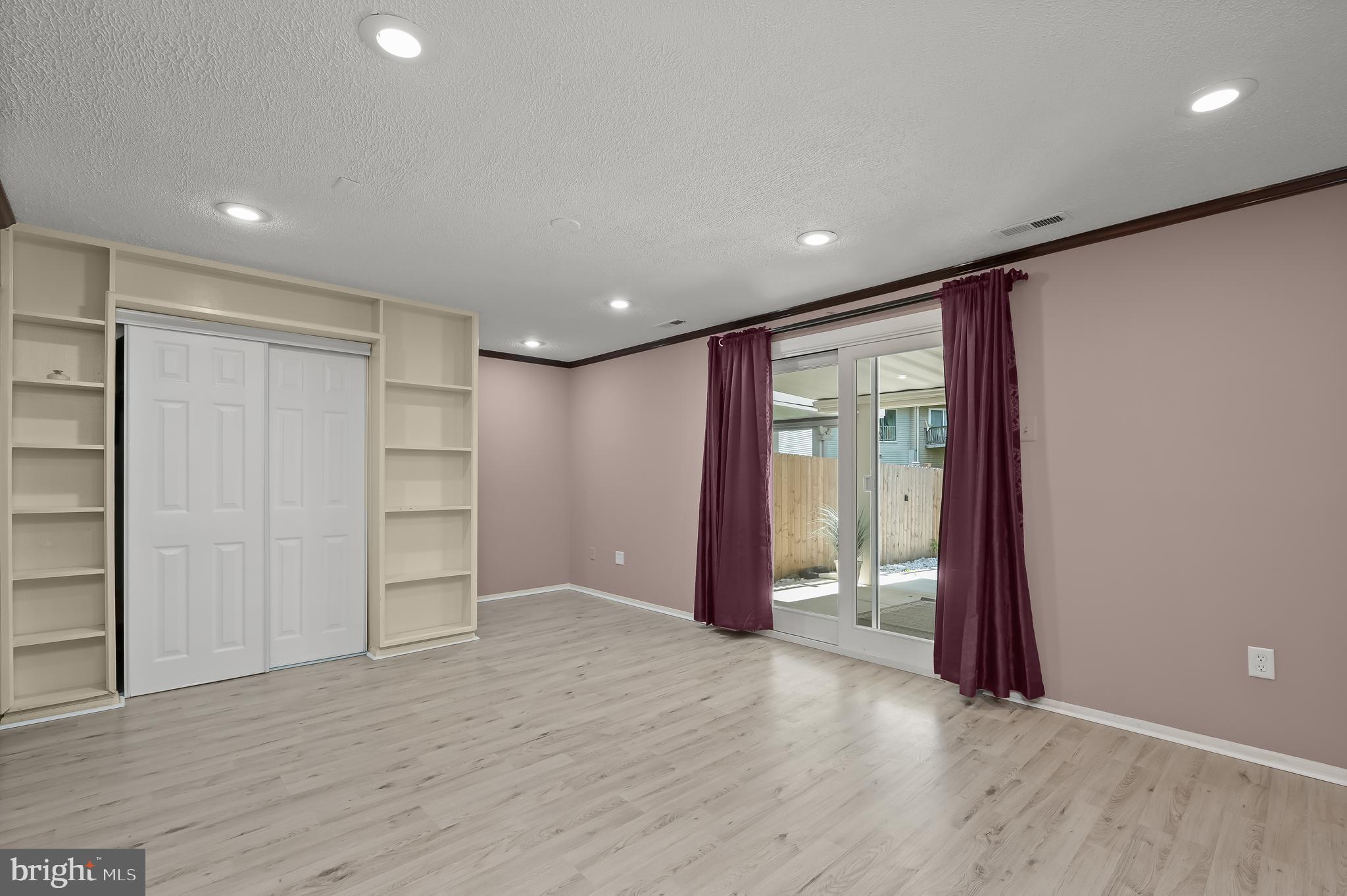 FAIRBROOK - Residential