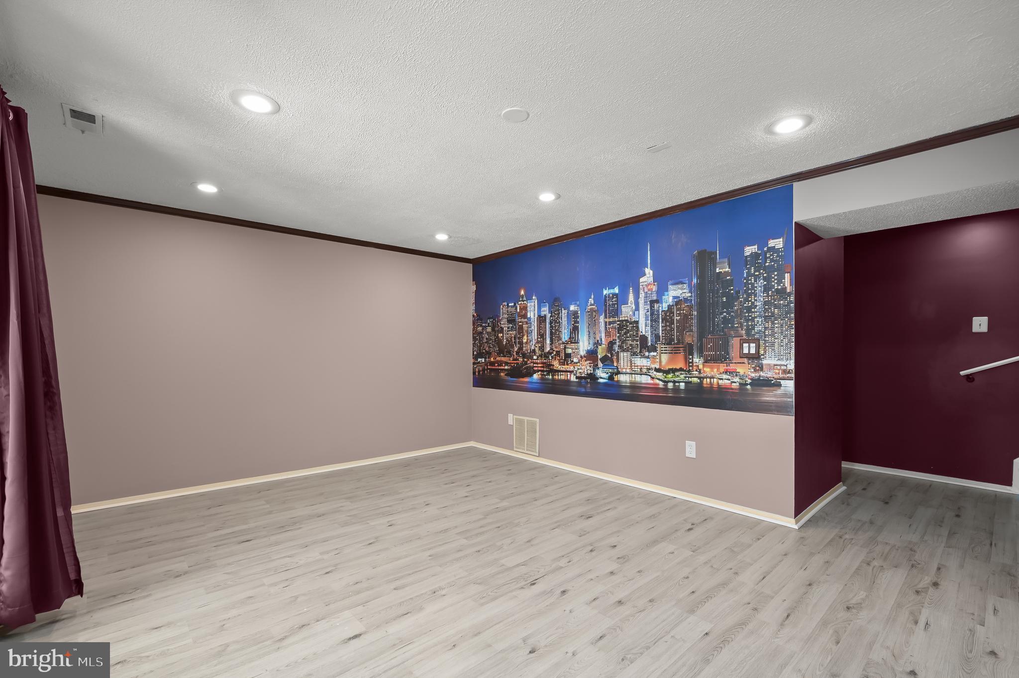 FAIRBROOK - Residential