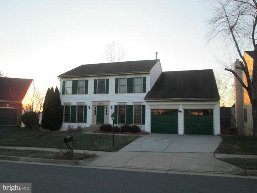 Spacious Single Family Home in popular Ashburn Village!  Family Room with fireplace opens to sunny kitchen, adjacent laundry/mud room with window! Owner's suite with vaulted ceiling, luxury bath. Fully finished basement with bath, exit to large back yard and deck. With a two car garage, cul-de-sac home site and location near shopping, services and schools, this is a terrific opportunity!