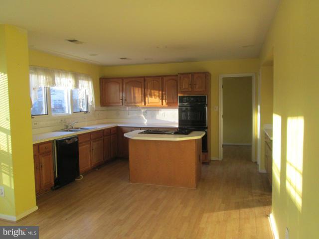 ASHBURN VILLAGE - Residential