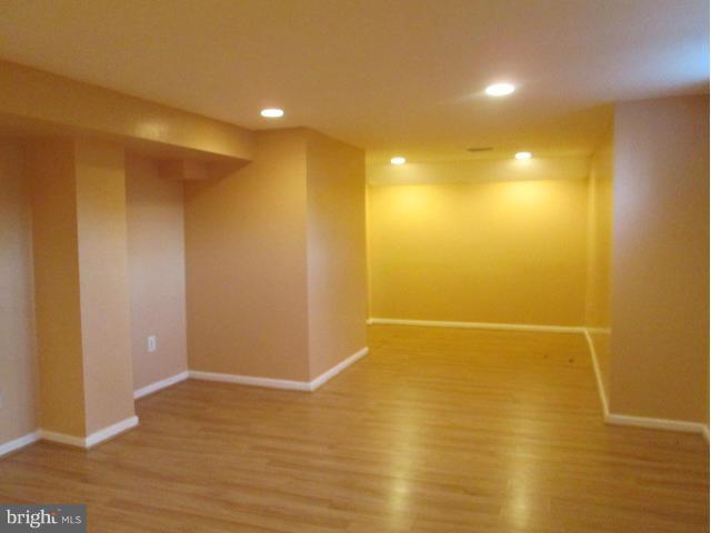 ASHBURN VILLAGE - Residential