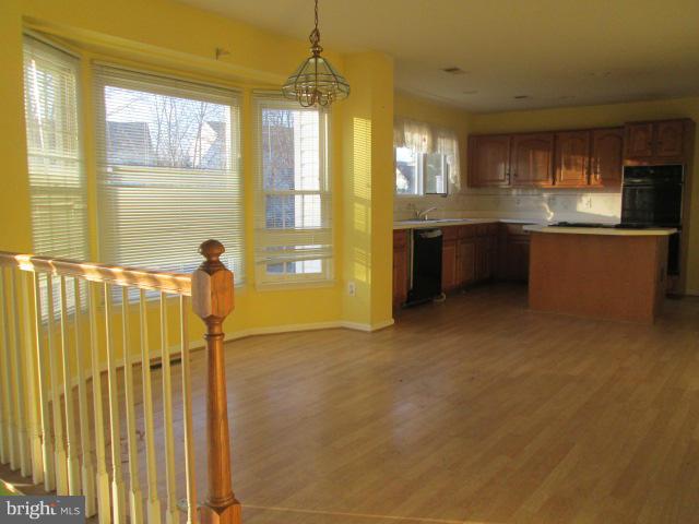 ASHBURN VILLAGE - Residential