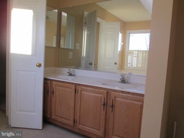 ASHBURN VILLAGE - Residential