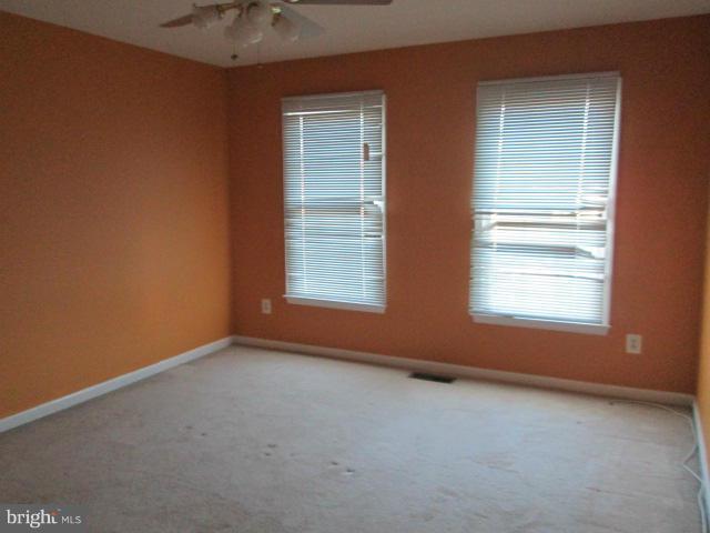 ASHBURN VILLAGE - Residential