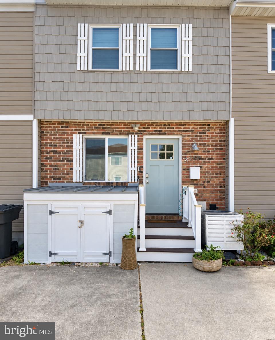 139 NEWPORT BAY DRIVE 206B