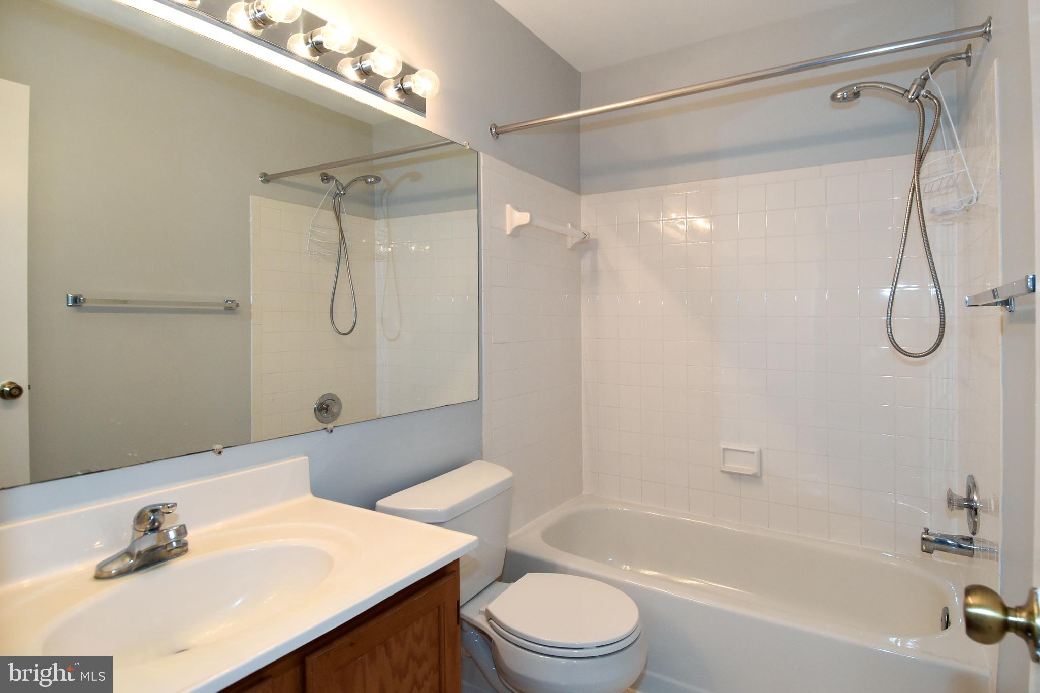 WILLOW COVE TOWNHOMES - Residential