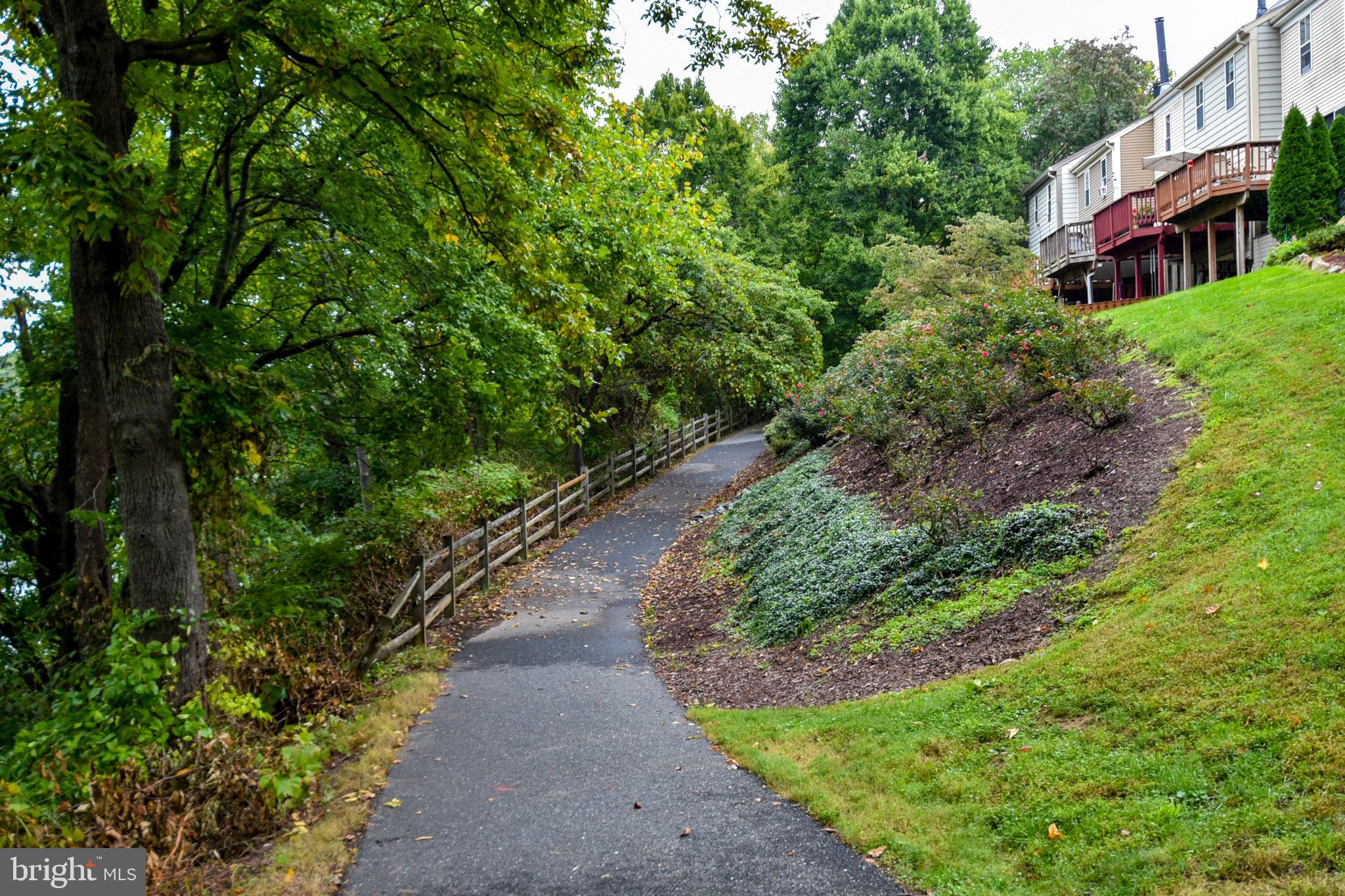 WILLOW COVE TOWNHOMES - Residential