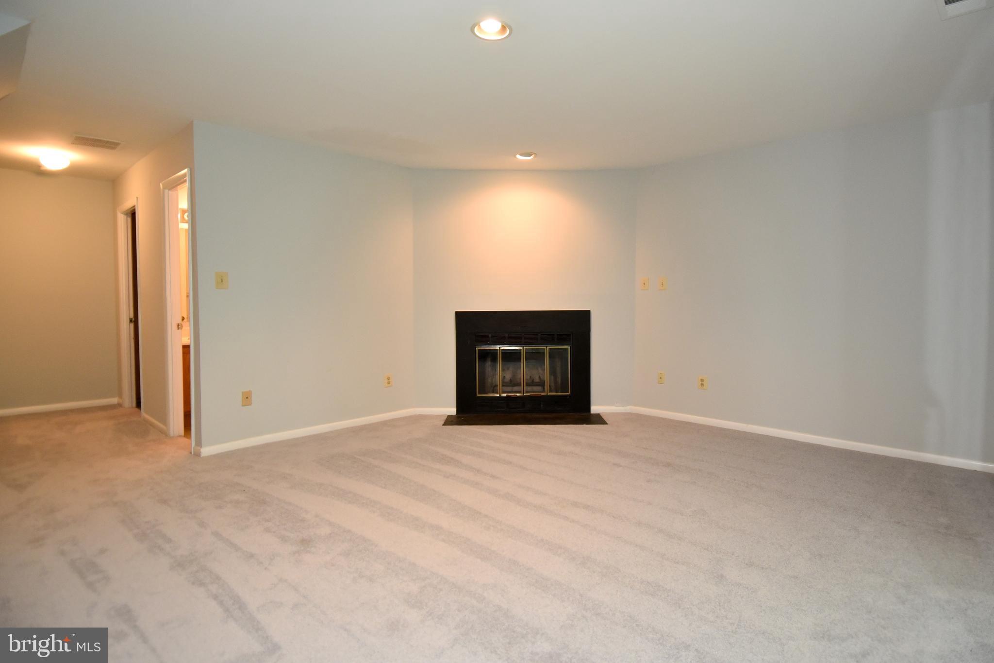 WILLOW COVE TOWNHOMES - Residential