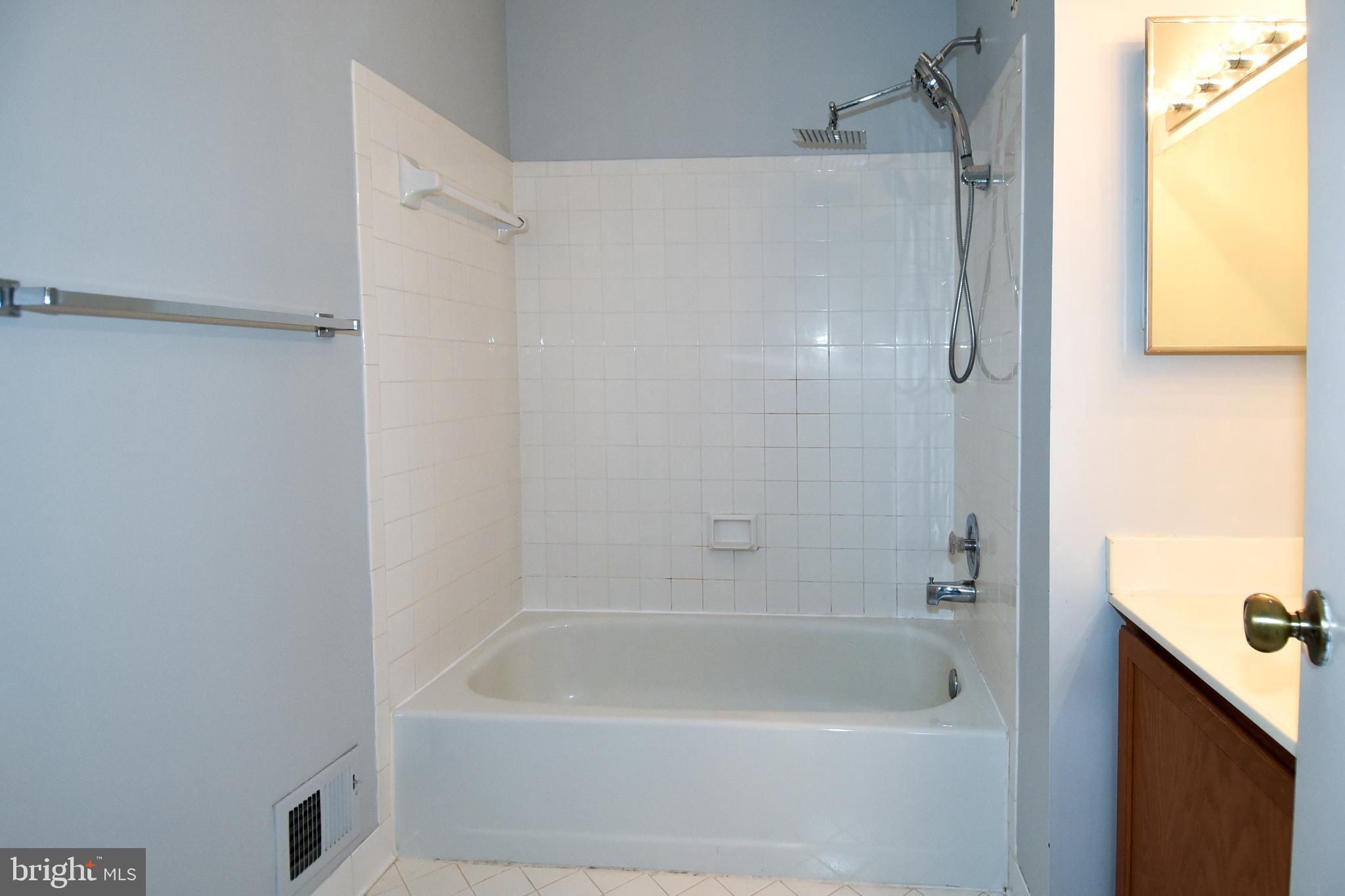 WILLOW COVE TOWNHOMES - Residential