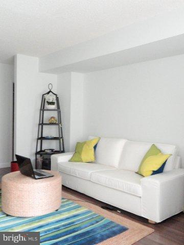 CHELSEA TOWERS - Residential