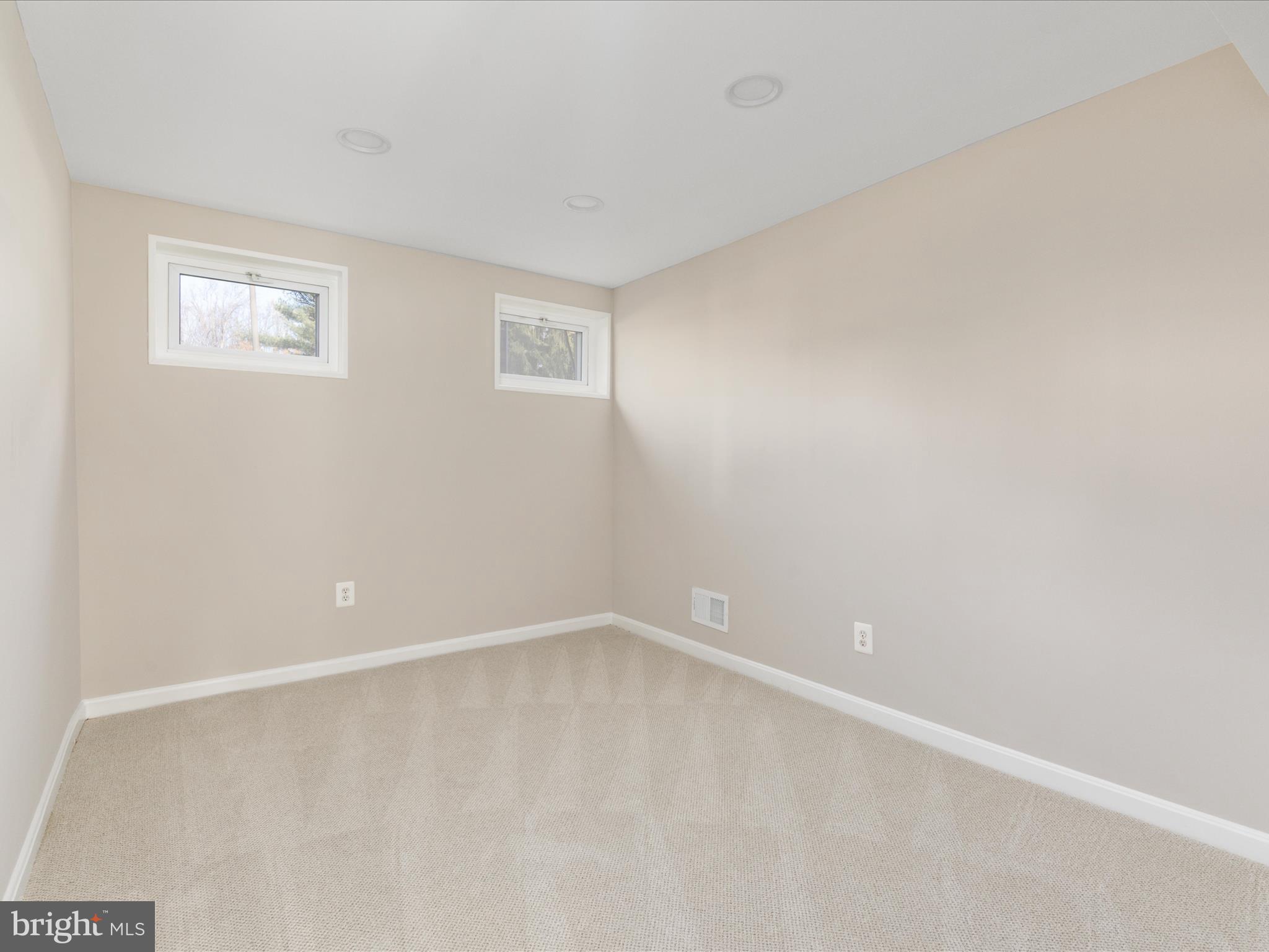 LAKE BRADDOCK - Residential